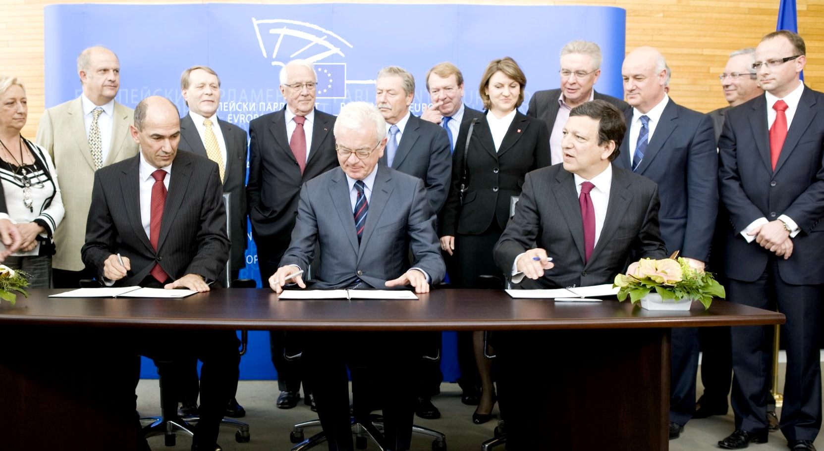 Signing of the agreement by EU commissioners to create European Maritime Day